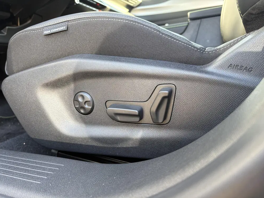 Peugeot 408 1.6 Plug-In Hybrid 240 GT Exclusive uit 2026, foto 14