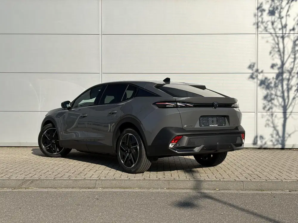 Peugeot 408 1.6 Plug-In Hybrid 240 GT Exclusive uit 2026, foto 3