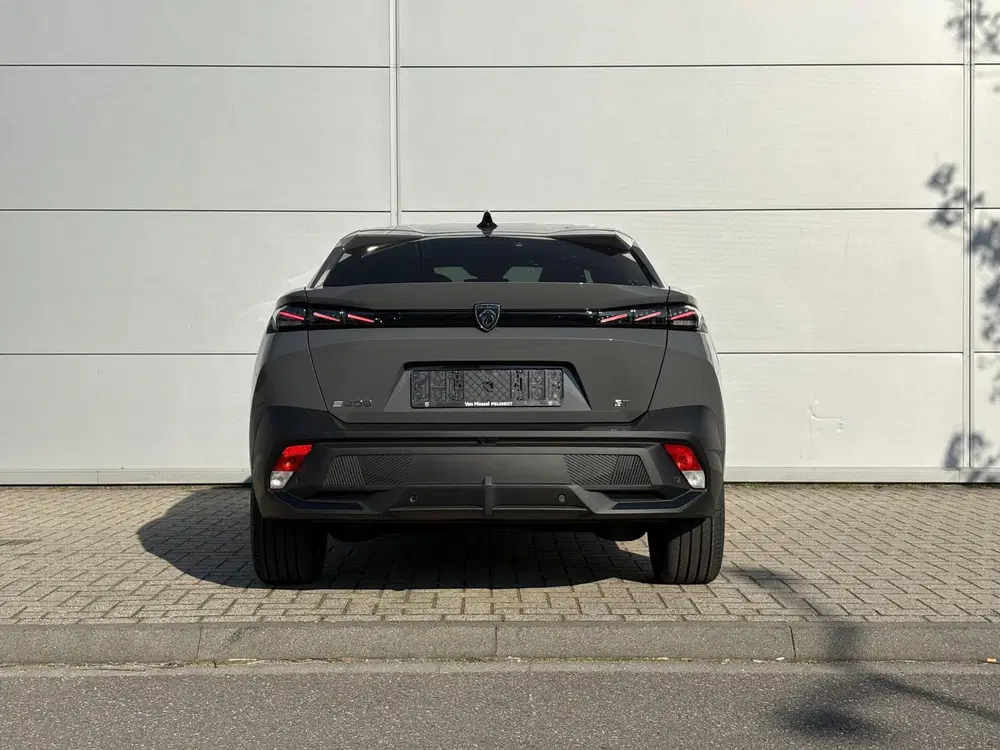 Peugeot 408 1.6 Plug-In Hybrid 240 GT Exclusive uit 2026, foto 4