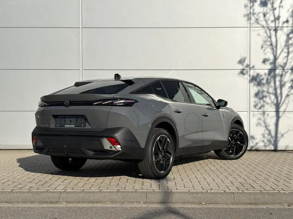 Peugeot 408 1.6 Plug-In Hybrid 240 GT Exclusive uit 2026, foto 5