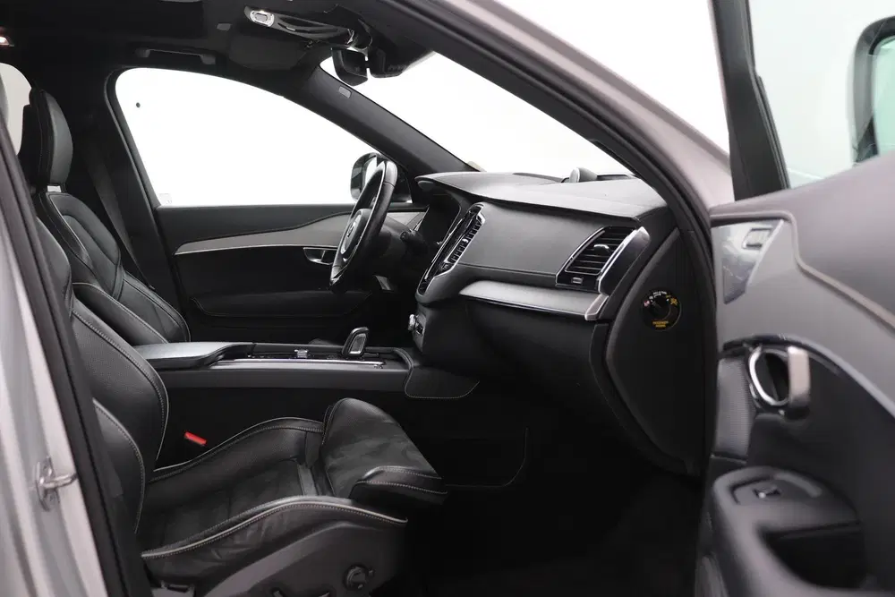 Volvo XC90 T8 R-Design uit 2021, foto 5
