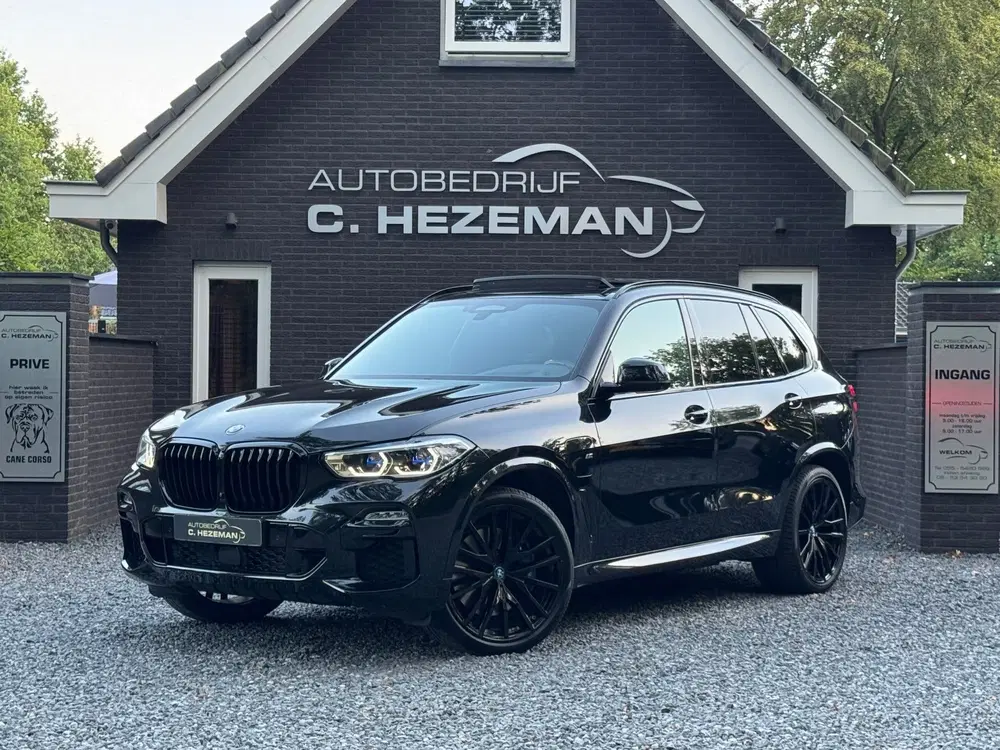 BMW X5 XDrive45e High Executive Panoramadak HUD M uit 2021, foto 2