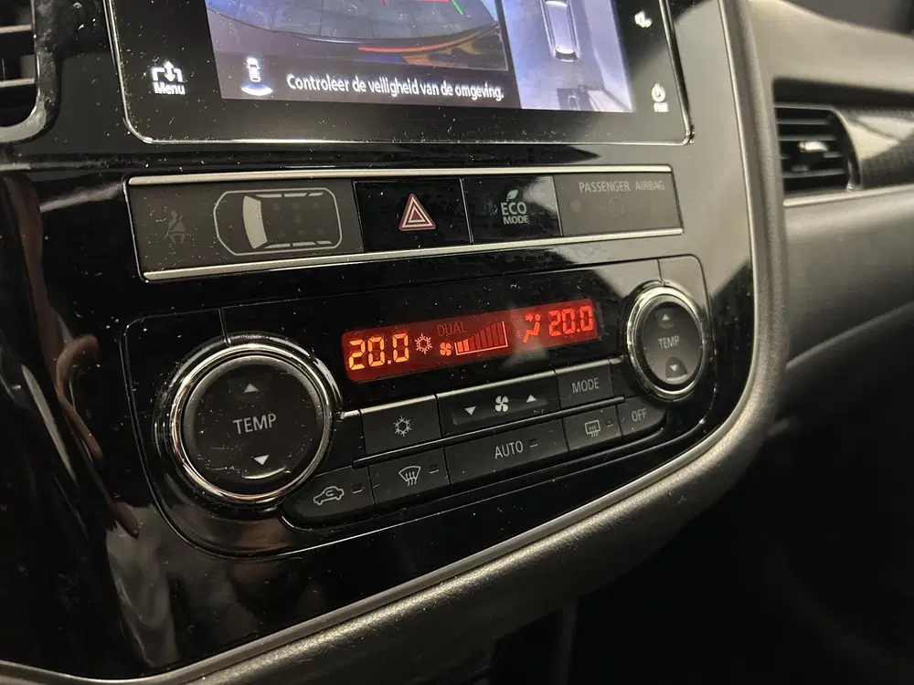 Mitsubishi Outlander 2.4 PHEV S-Edition uit 2019, foto 13