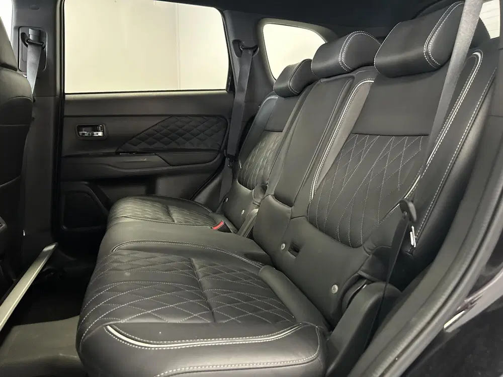Mitsubishi Outlander 2.4 PHEV S-Edition uit 2019, foto 8