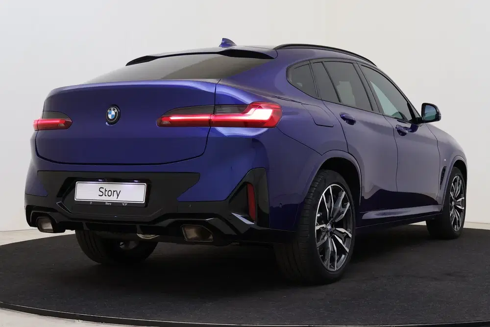 BMW X4 xDrive20i High Executive M Sport Automaat uit 2023, foto 2