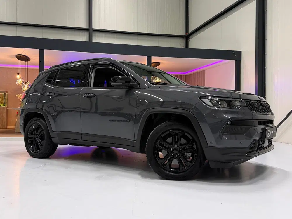 Jeep Compass 1.3T Night Eagle 4xe190PK 4x4 uit 2022, foto 3