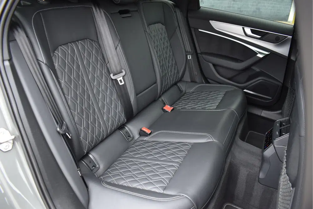 Audi A6 55 TFSI e Quattro S-Line Competition 367 P uit 2023, foto 15