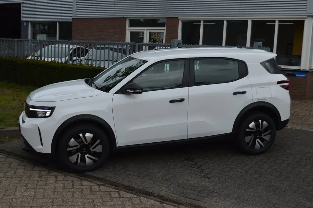Opel Frontera 1.2T Hybrid Edition uit 2025, foto 10