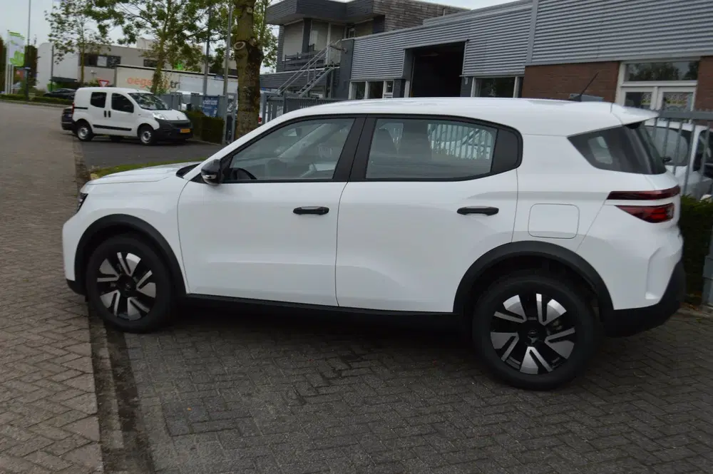 Opel Frontera 1.2T Hybrid Edition uit 2025, foto 11
