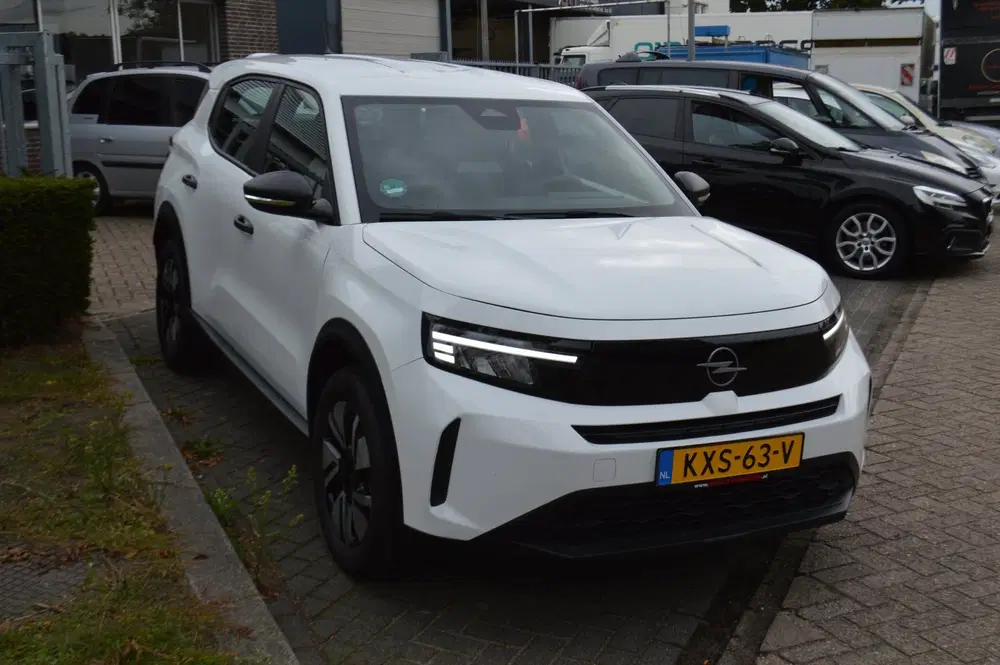 Opel Frontera 1.2T Hybrid Edition uit 2025, foto 8