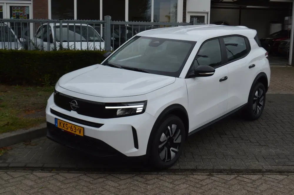 Opel Frontera 1.2T Hybrid Edition uit 2025, foto 9