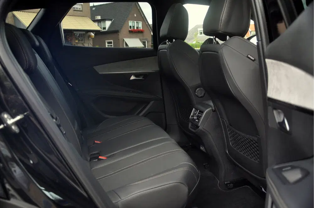 Peugeot 3008 1.2 PureTech 130 PK GT uit 2023, foto 12