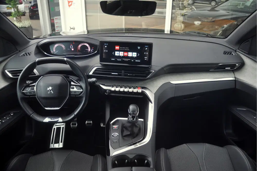 Peugeot 3008 1.2 PureTech 130 PK GT uit 2023, foto 15