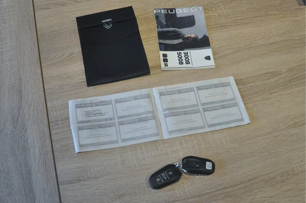 Peugeot 3008 1.2 PureTech 130 PK GT uit 2023, foto 4