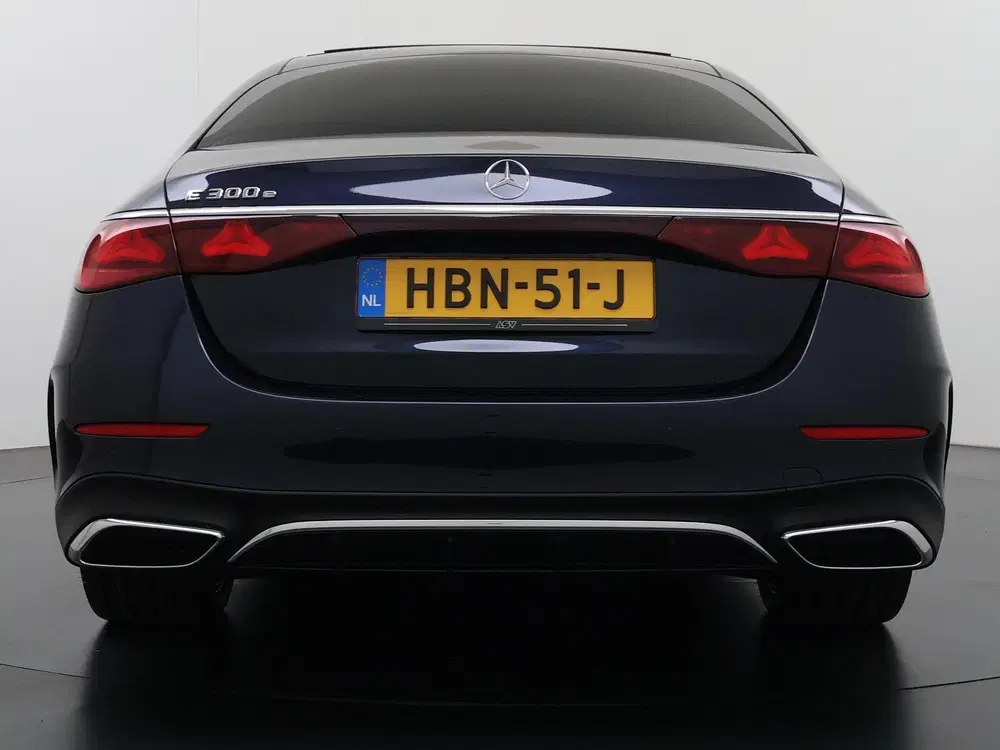 Mercedes-Benz E-Klasse 300 e AMG Line uit 2025, foto 7