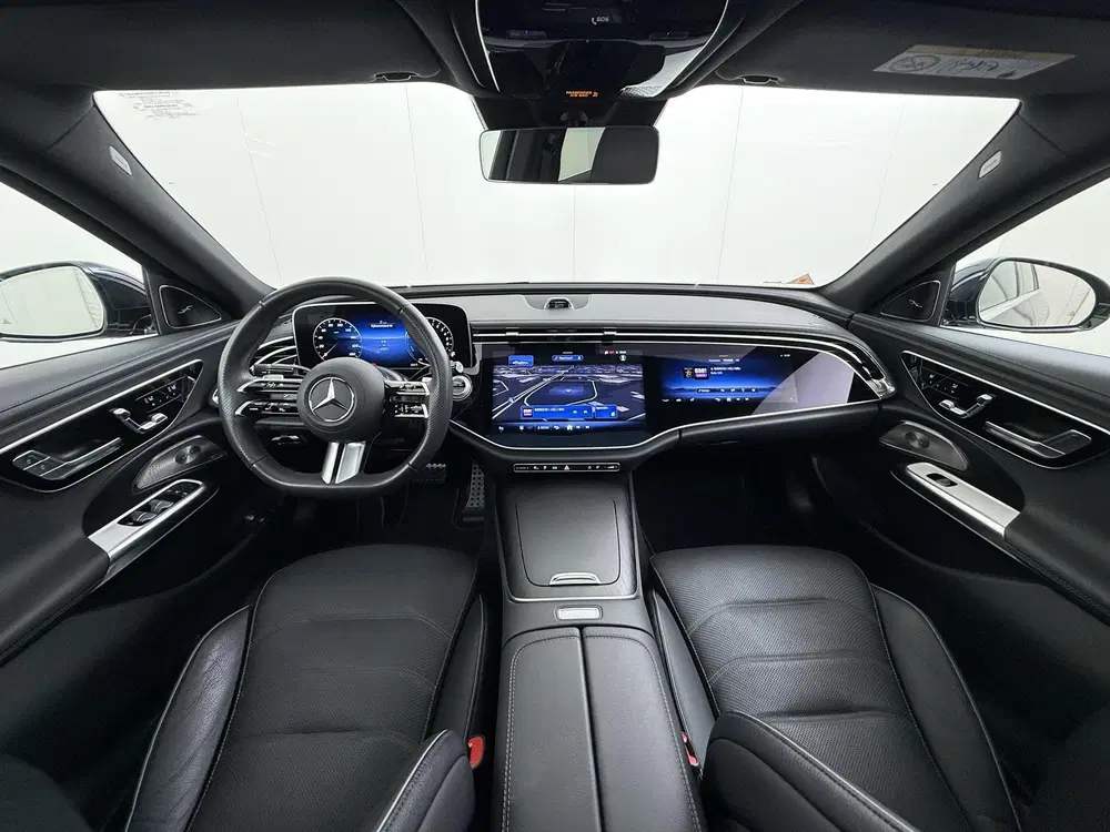 Mercedes-Benz E-Klasse 300 e AMG Line uit 2025, foto 8