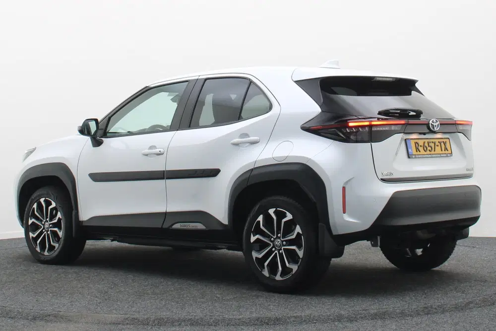 Toyota Yaris Cross 1.5 Hybrid Adventure Winterpakket uit 2022, foto 3