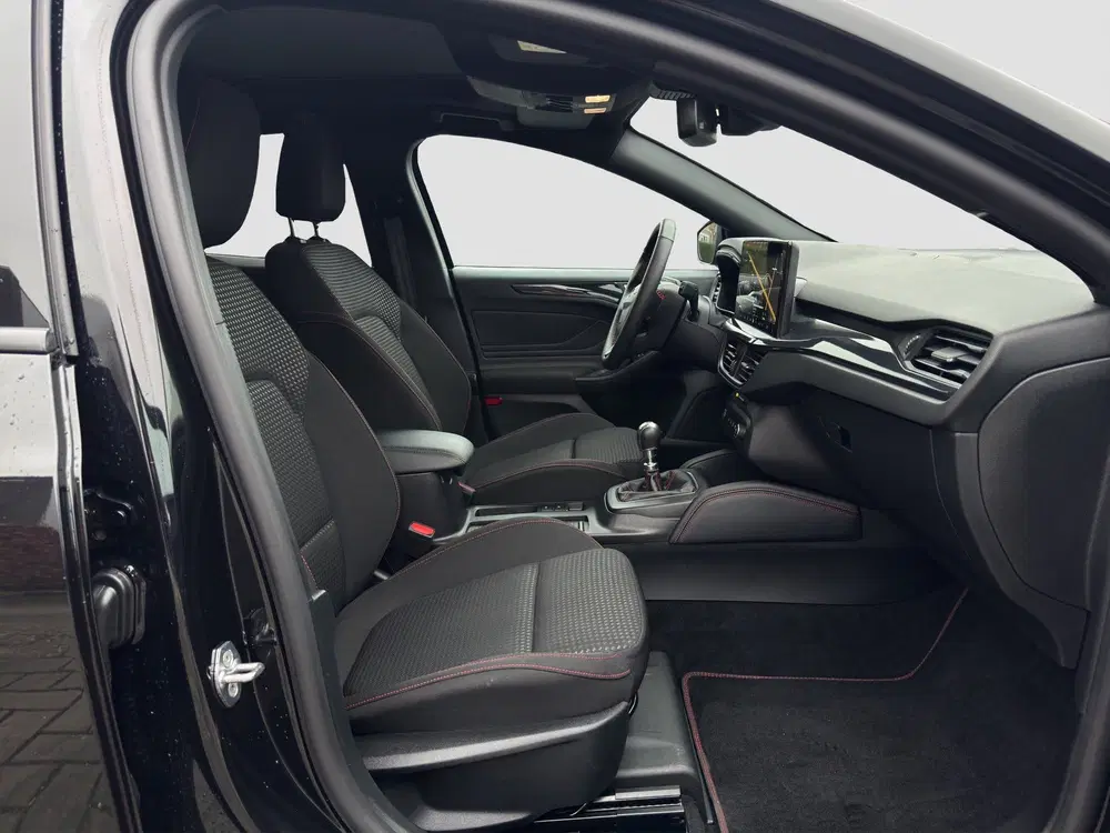 Ford Focus Wagon 1.0 Hybrid ST Line X uit 2024, foto 10