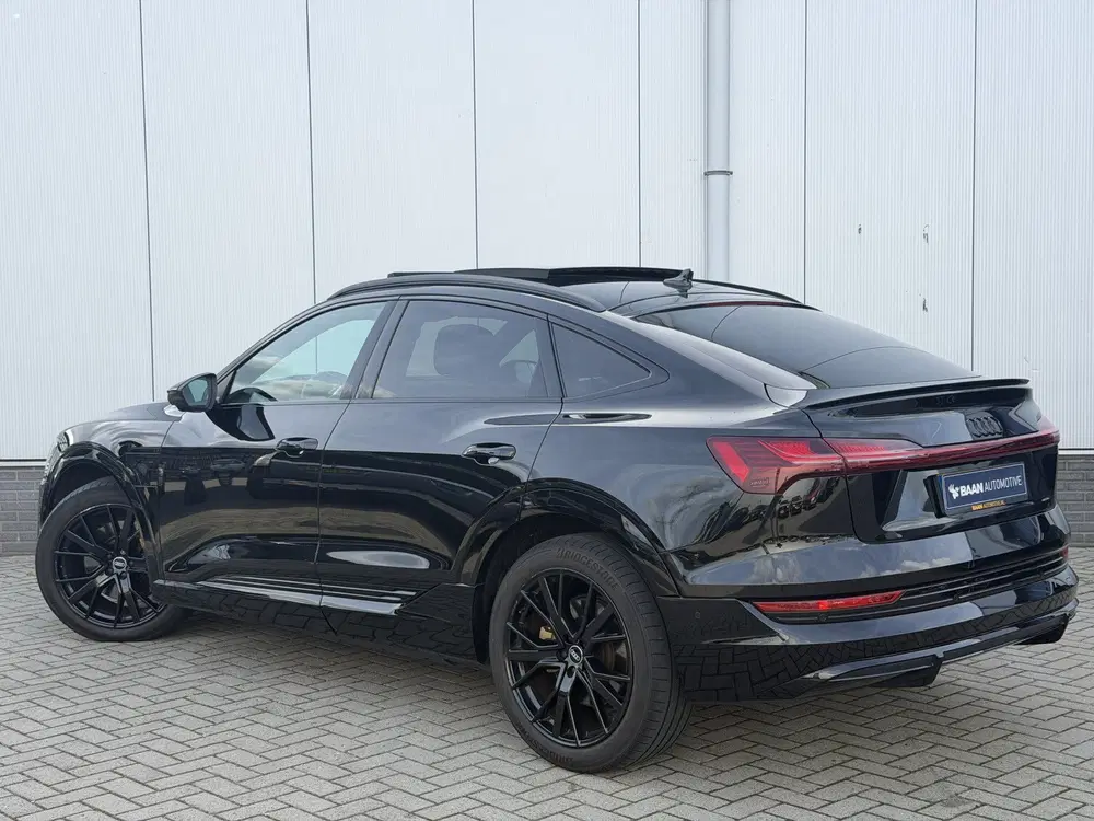Audi e-tron 55 quattro S edition 95 kWh uit 2021, foto 10