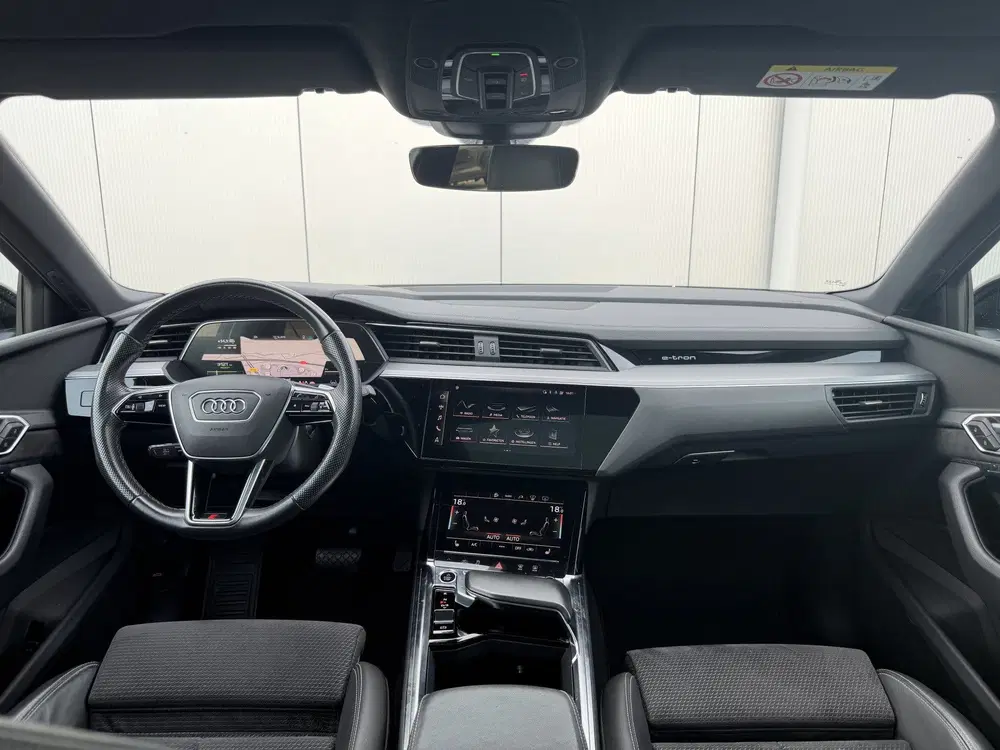 Audi e-tron 55 quattro S edition 95 kWh uit 2021, foto 7