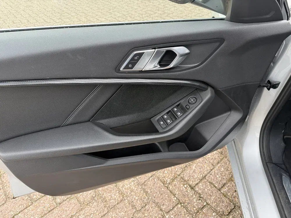 BMW 1-serie 118i Executive Edition M Sport Carplay uit 2019, foto 6