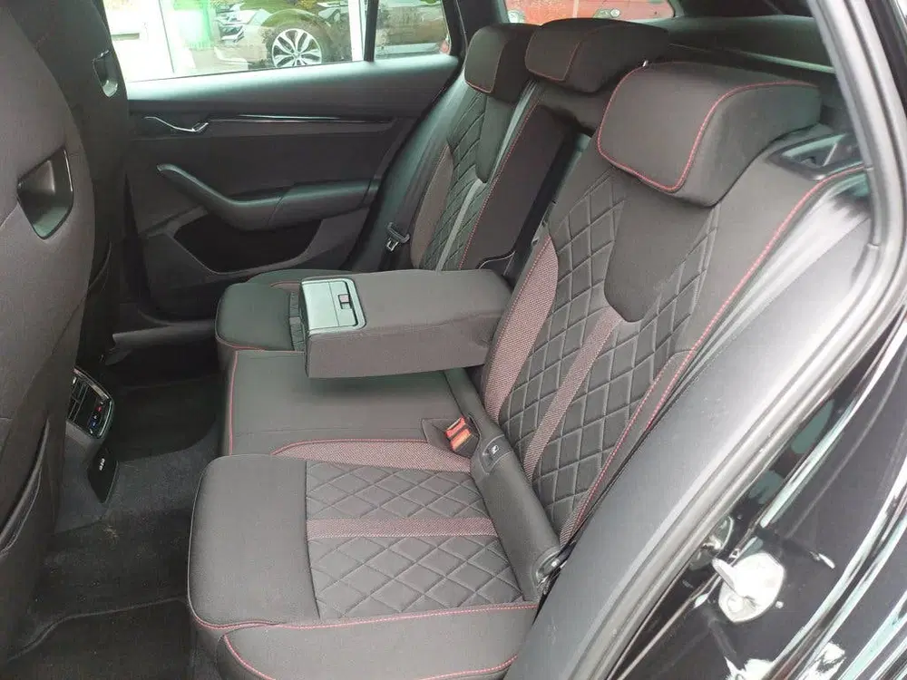 Skoda Octavia 1.4 TSI iV PHEV RS Sportline Business uit 2023, foto 12