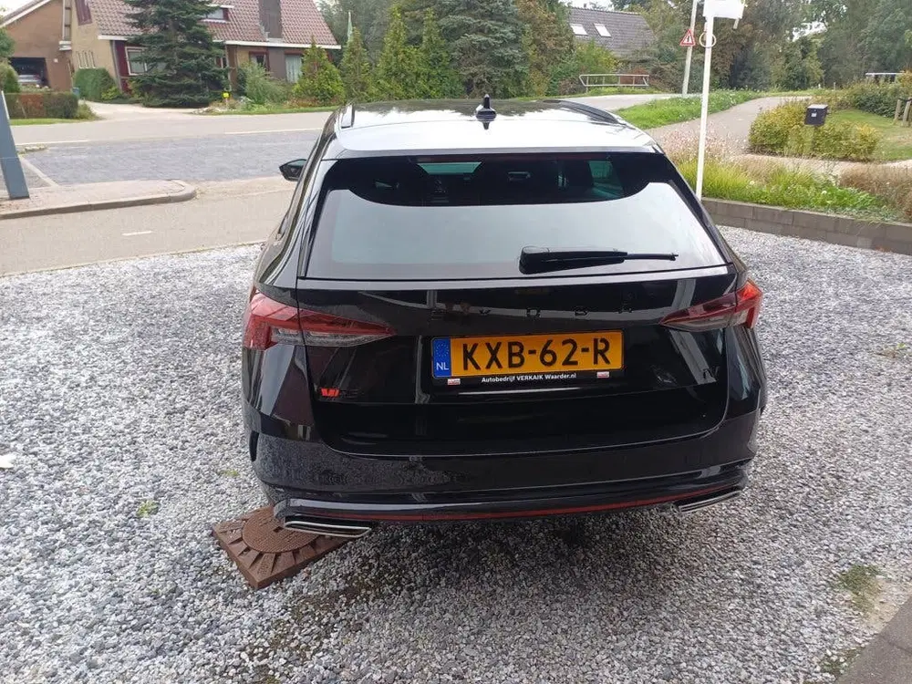 Skoda Octavia 1.4 TSI iV PHEV RS Sportline Business uit 2023, foto 3