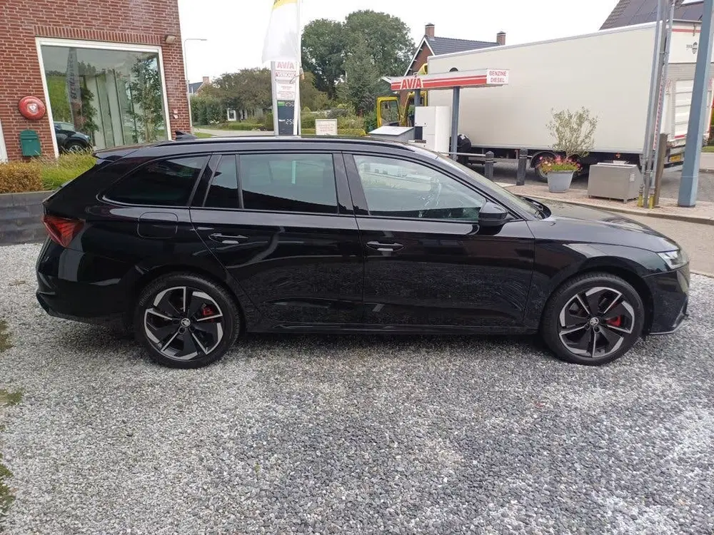 Skoda Octavia 1.4 TSI iV PHEV RS Sportline Business uit 2023, foto 4