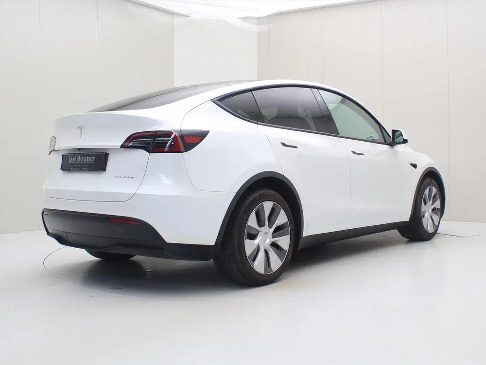 Tesla Model Y Long Range AWD 75kWh 351pk 93.2% SoH [ TRE uit 2023, foto 2