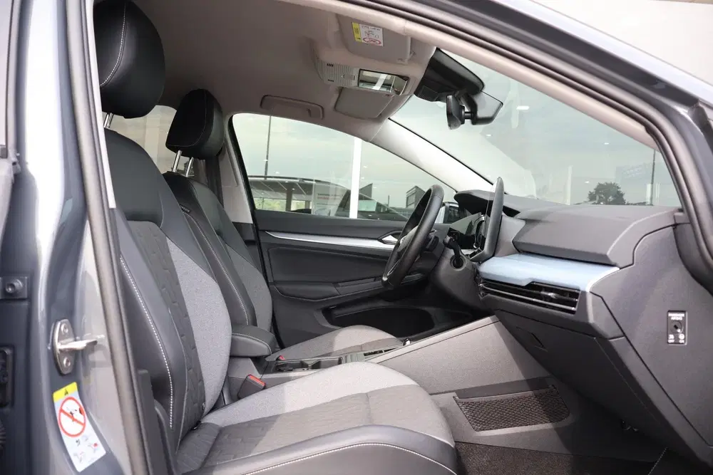 Volkswagen Golf 1.5 eTSI 150pk DSG Life Edition uit 2025, foto 14