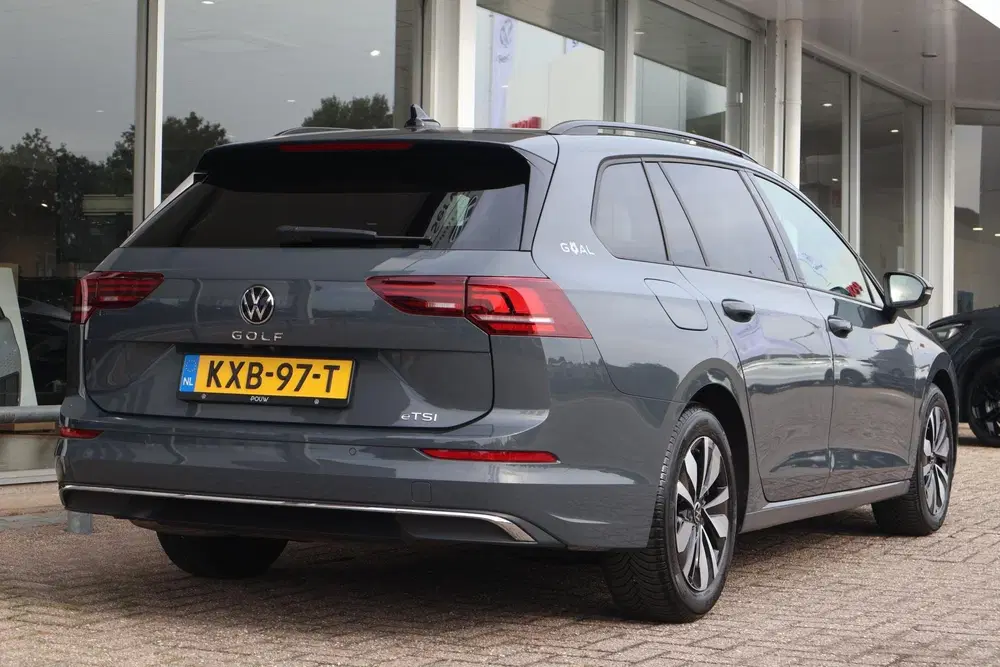 Volkswagen Golf 1.5 eTSI 150pk DSG Life Edition uit 2025, foto 2