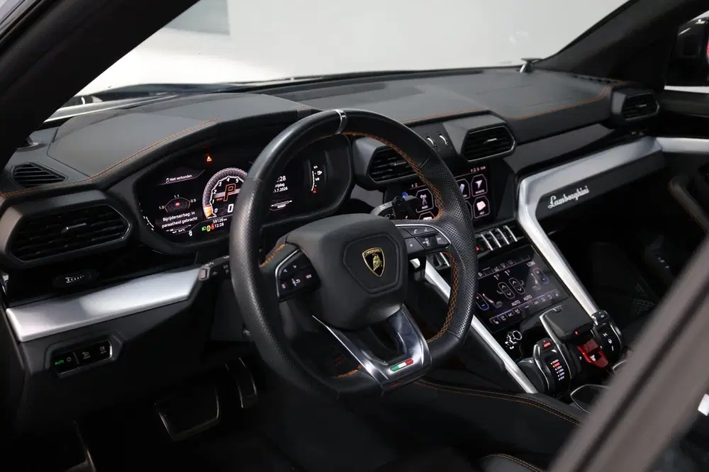 Lamborghini Urus 4.0 V8 NOVITEC 750+PK FULL CARBON uit 2019, foto 2