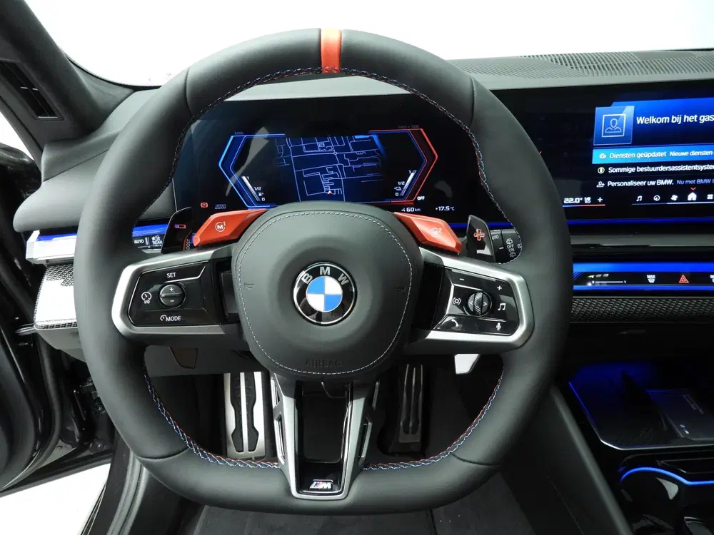 BMW M5 Touring Panoramadak uit 2026, foto 11
