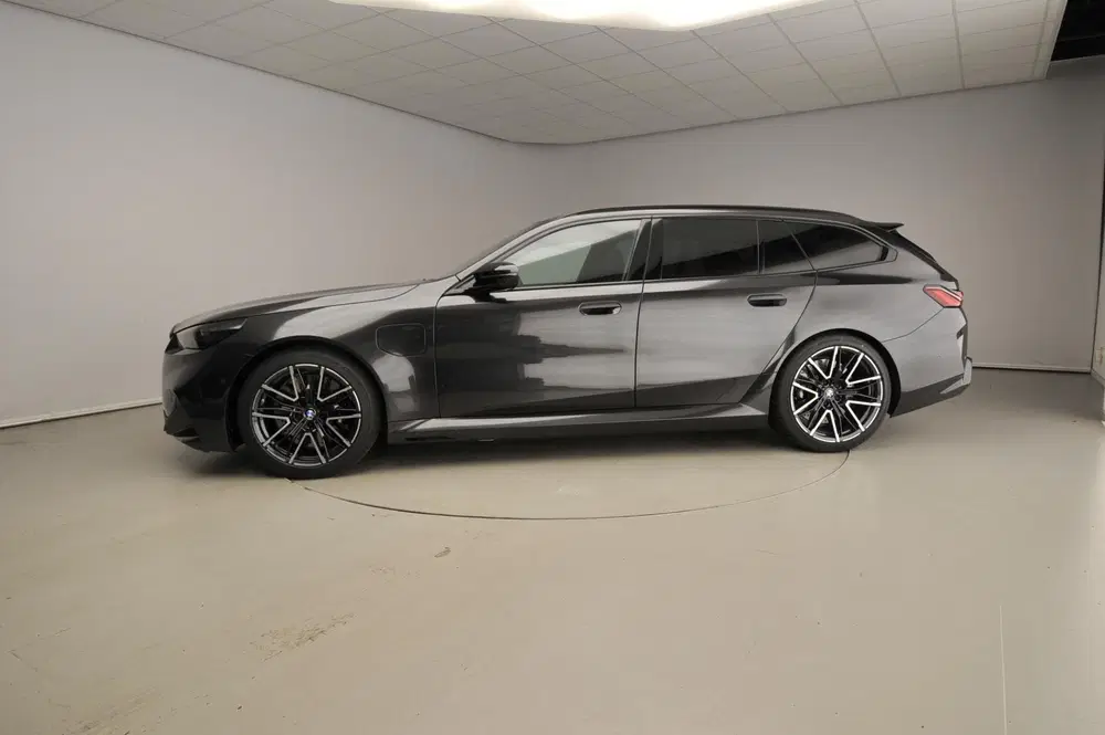 BMW M5 Touring Panoramadak uit 2026, foto 2
