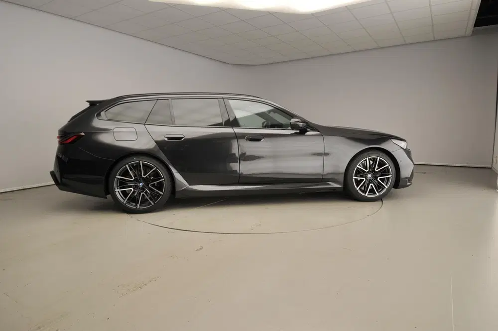 BMW M5 Touring Panoramadak uit 2026, foto 4