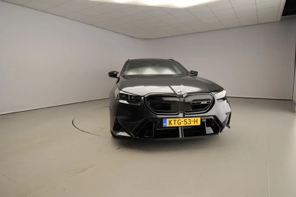BMW M5 Touring Panoramadak uit 2026, foto 5