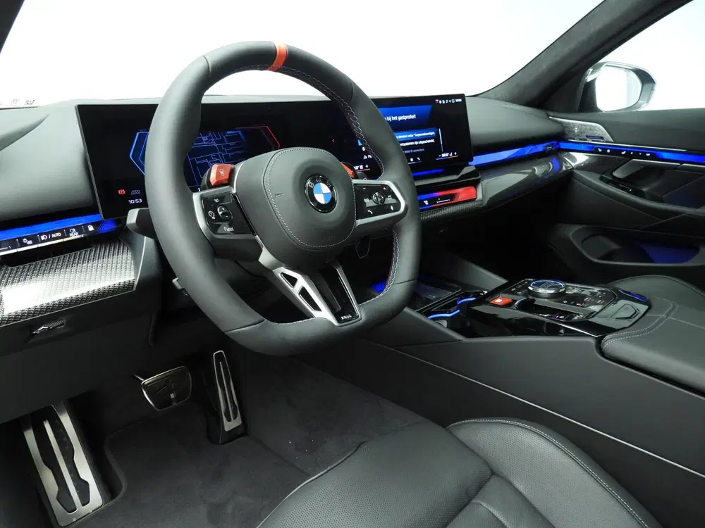 BMW M5 Touring Panoramadak uit 2026, foto 6