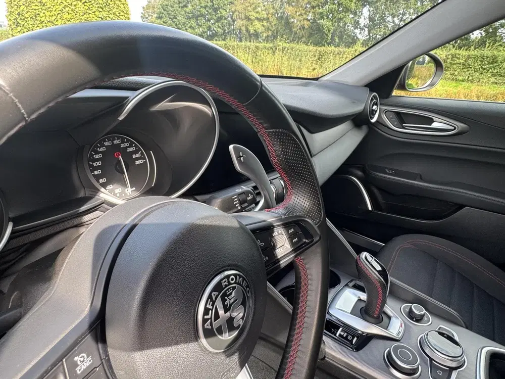 Alfa Romeo Giulia 2.2jtdm uit 2021, foto 13