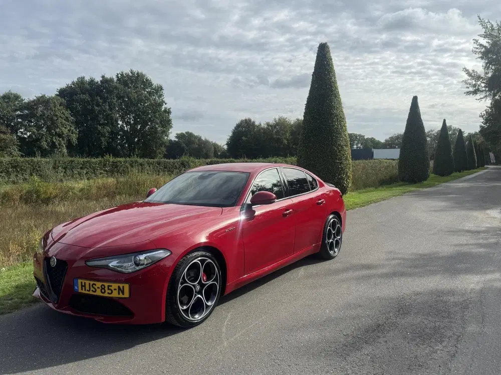 Alfa Romeo Giulia 2.2jtdm uit 2021, foto 2