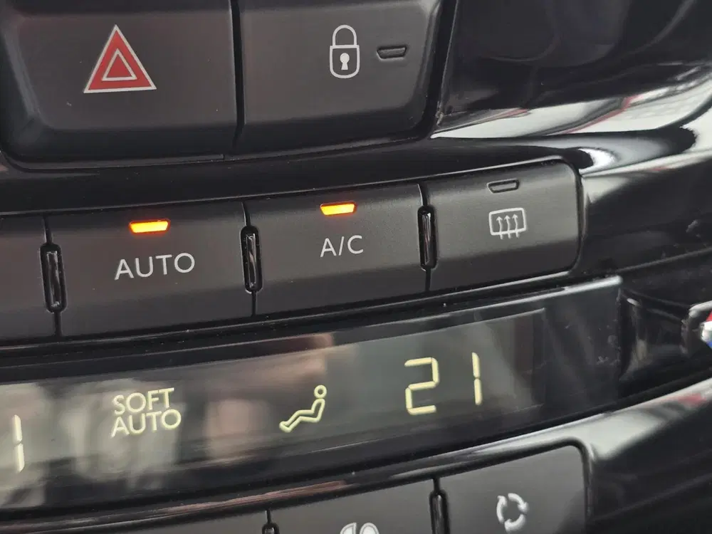 Peugeot 208 1.2 PureTech GT-Line Automaat Navi uit 2019, foto 11