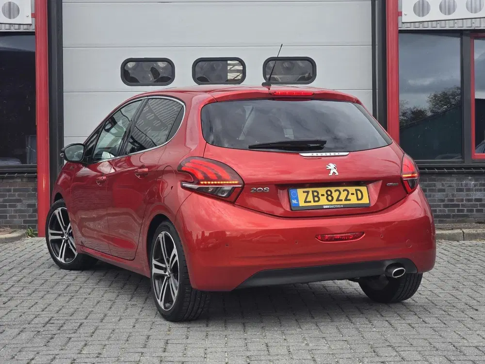 Peugeot 208 1.2 PureTech GT-Line Automaat Navi uit 2019, foto 2