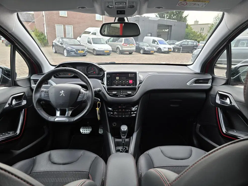 Peugeot 208 1.2 PureTech GT-Line Automaat Navi uit 2019, foto 3