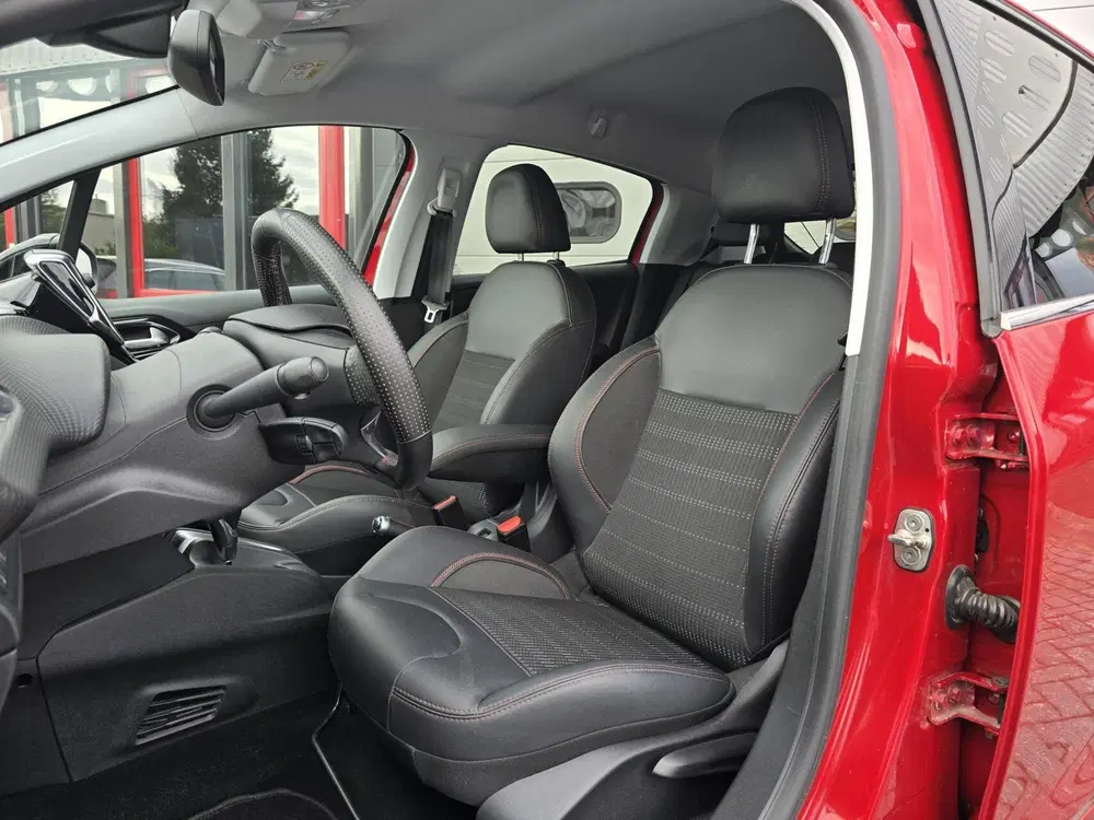 Peugeot 208 1.2 PureTech GT-Line Automaat Navi uit 2019, foto 4