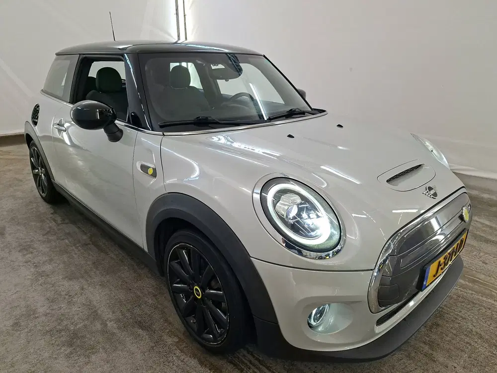 Mini Electric Cooper 33 kWh 184pk uit 2020, foto 2