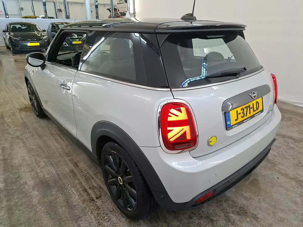 Mini Electric Cooper 33 kWh 184pk uit 2020, foto 4