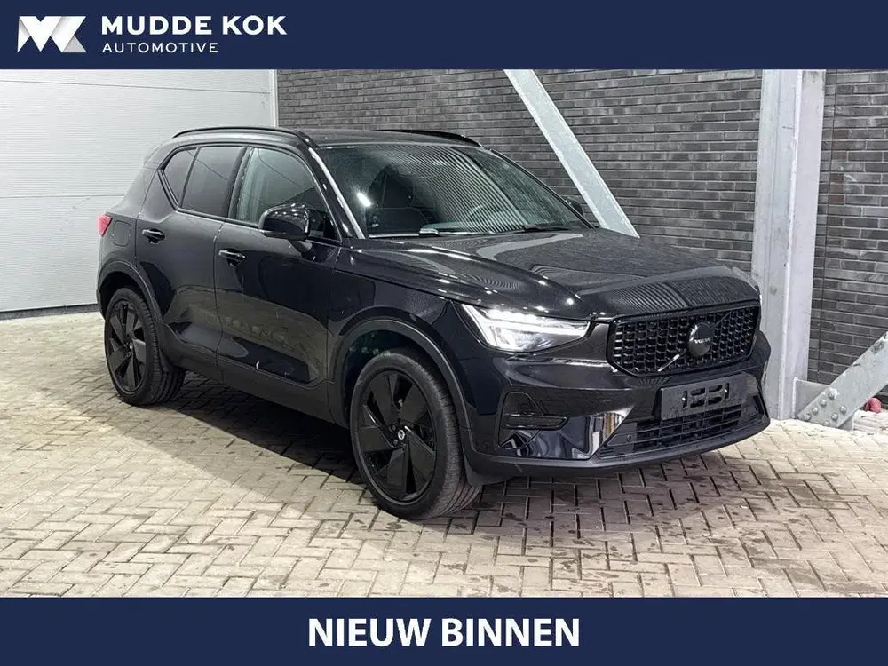 Volvo XC40 B3 Plus Black Edition uit 2025
