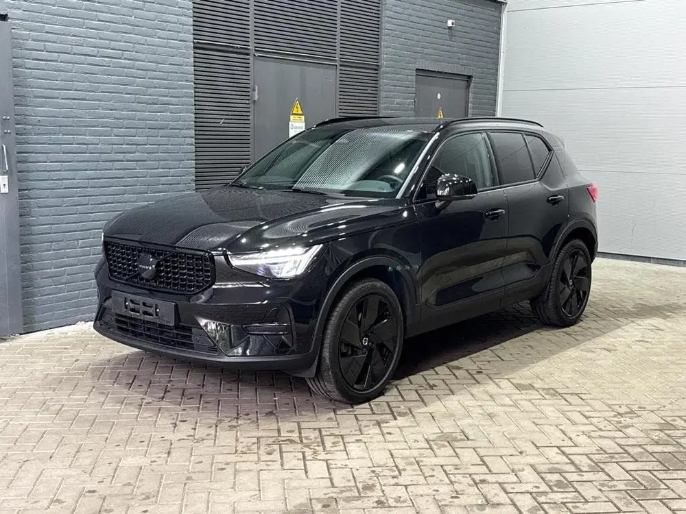 Volvo XC40 B3 Plus Black Edition uit 2025, foto 4