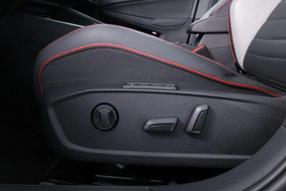 Volkswagen Golf 2.0 TSI GTI Clubsport uit 2021, foto 12