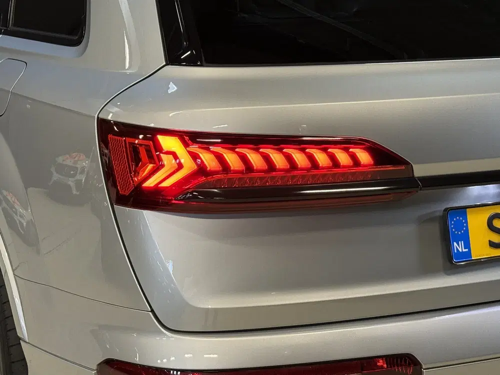 Audi Q7 60 TFSI e quattro Competition uit 2020, foto 15