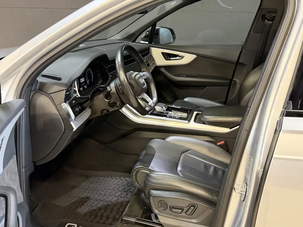 Audi Q7 60 TFSI e quattro Competition uit 2020, foto 7